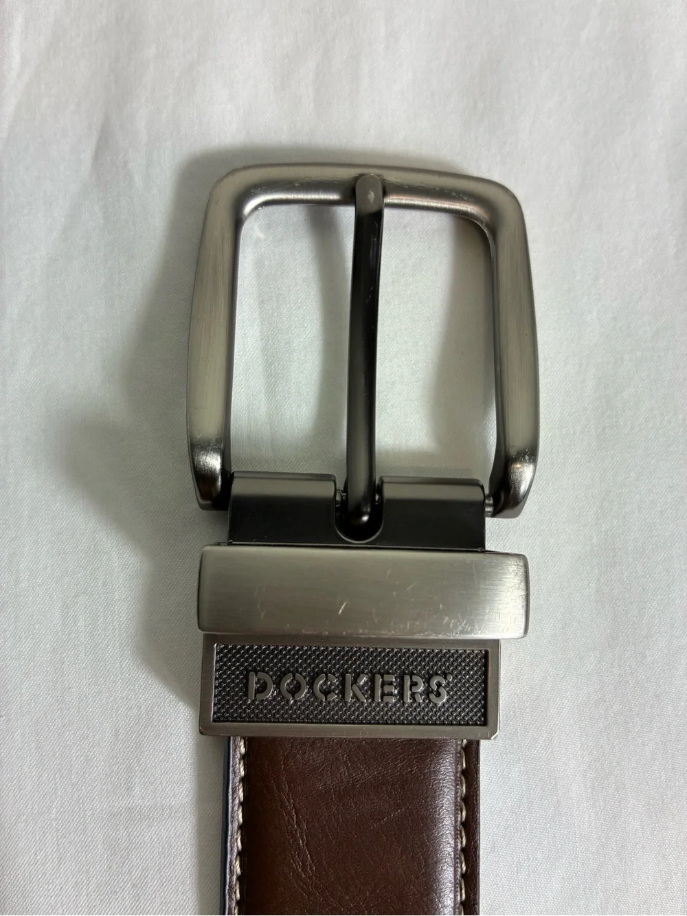 Dockers reversible mens belt sz 38-40 black/brown  Brushed Silver Buckle
